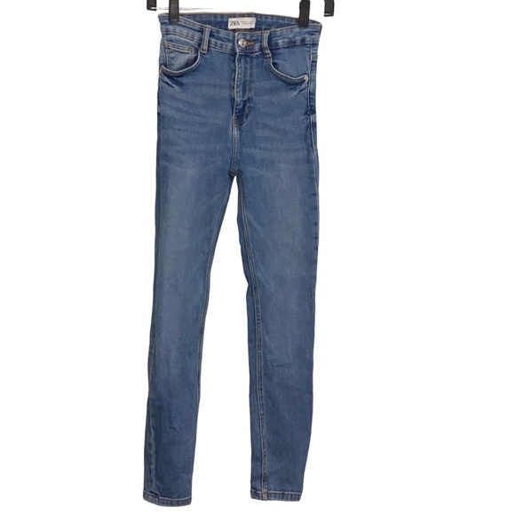 Zara Denim - Zara light wash skinny Leg mid rise size 4 jeans